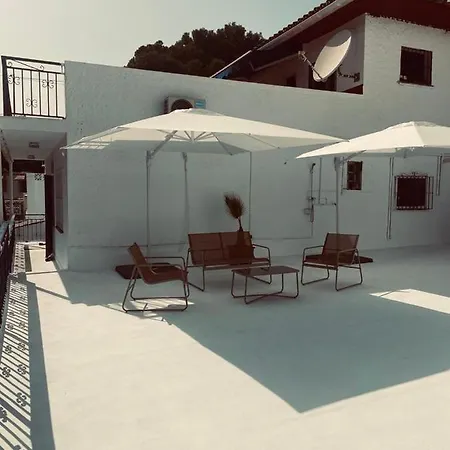 Amir Bed & Breakfast Fuengirola